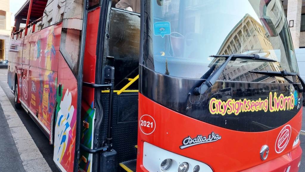 Livorno da gustare, tour guidato a bordo dell’autobus rosso