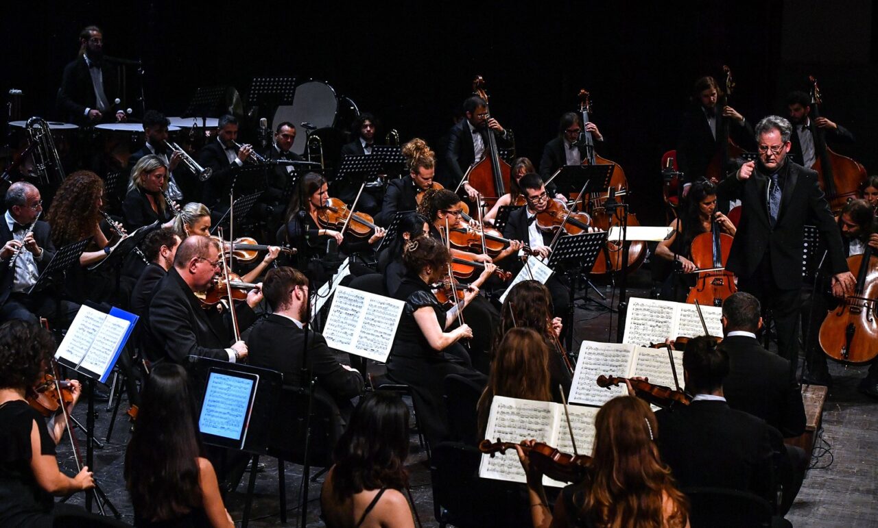 LA TRATTA DEI GIGANTI – STRAUSS 200