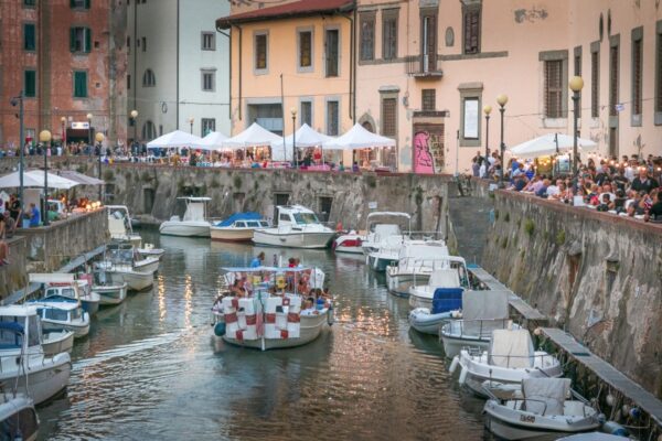 Tour dei fossi gratuito in battello – POSTI ESAURITI
