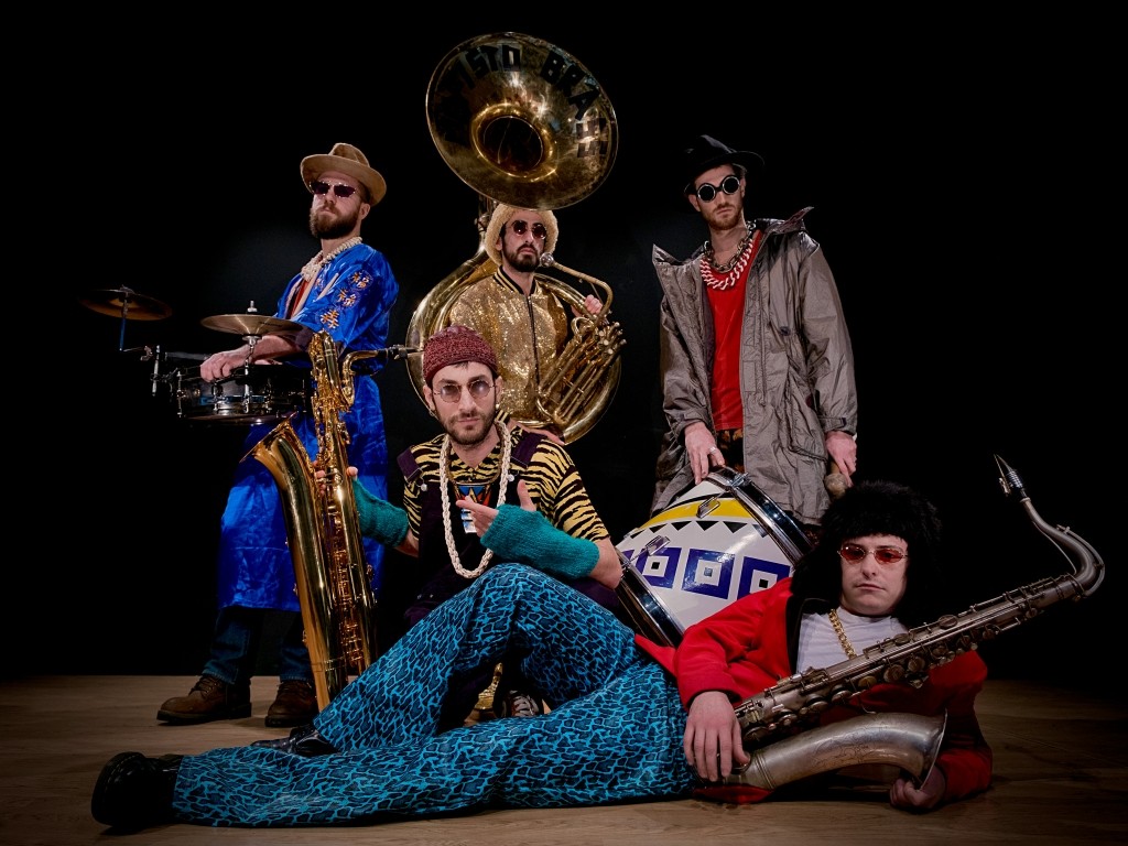 I Mefisto Brass sul palco del The Cage