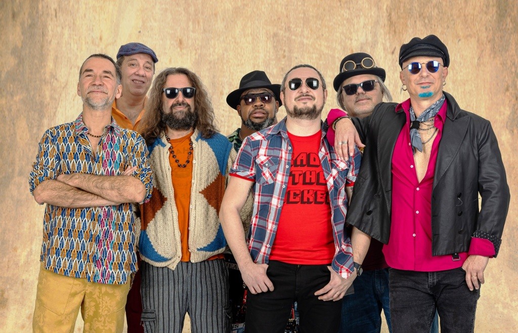 “Se mi rilasso… collasso”, Bandabardò live al The Cage