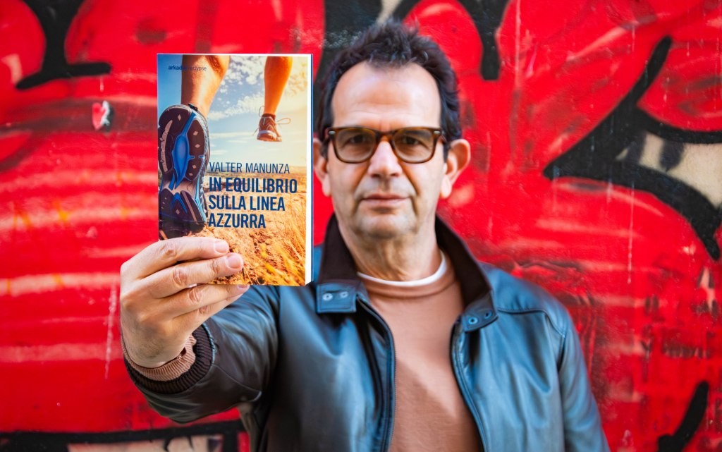 “In equilibrio sulla linea azzurra” di Valter Manunza