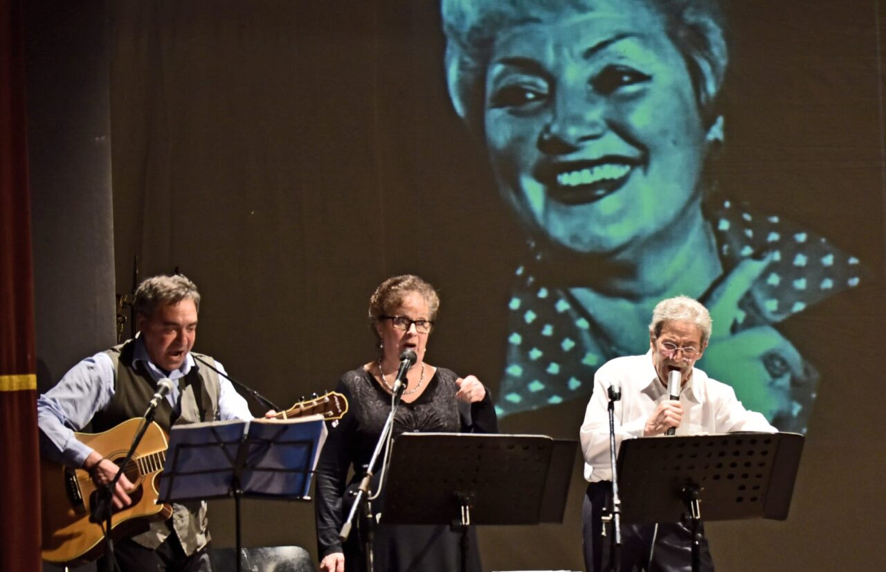 Sandro Andreini, Daniela Salucci e Massimiliano Bardocci in “Metti una sera a veglia…”