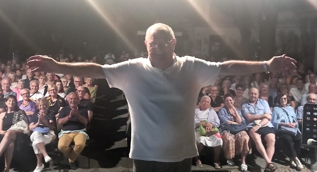 “Champagne, ponci e du’ risate” nello show di Consalvo Noberini