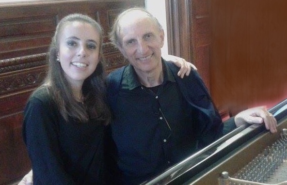 Il duo pianistico formato da Ilio e Caterina Barontini in “Beatles 4 Ever!”