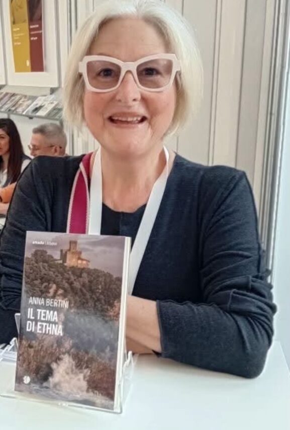 Bertini e Manunza con i loro libri da Extra Factory